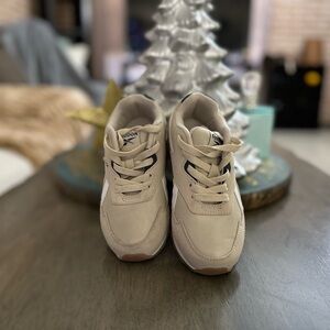 Reebok Kids Beige Sneakers